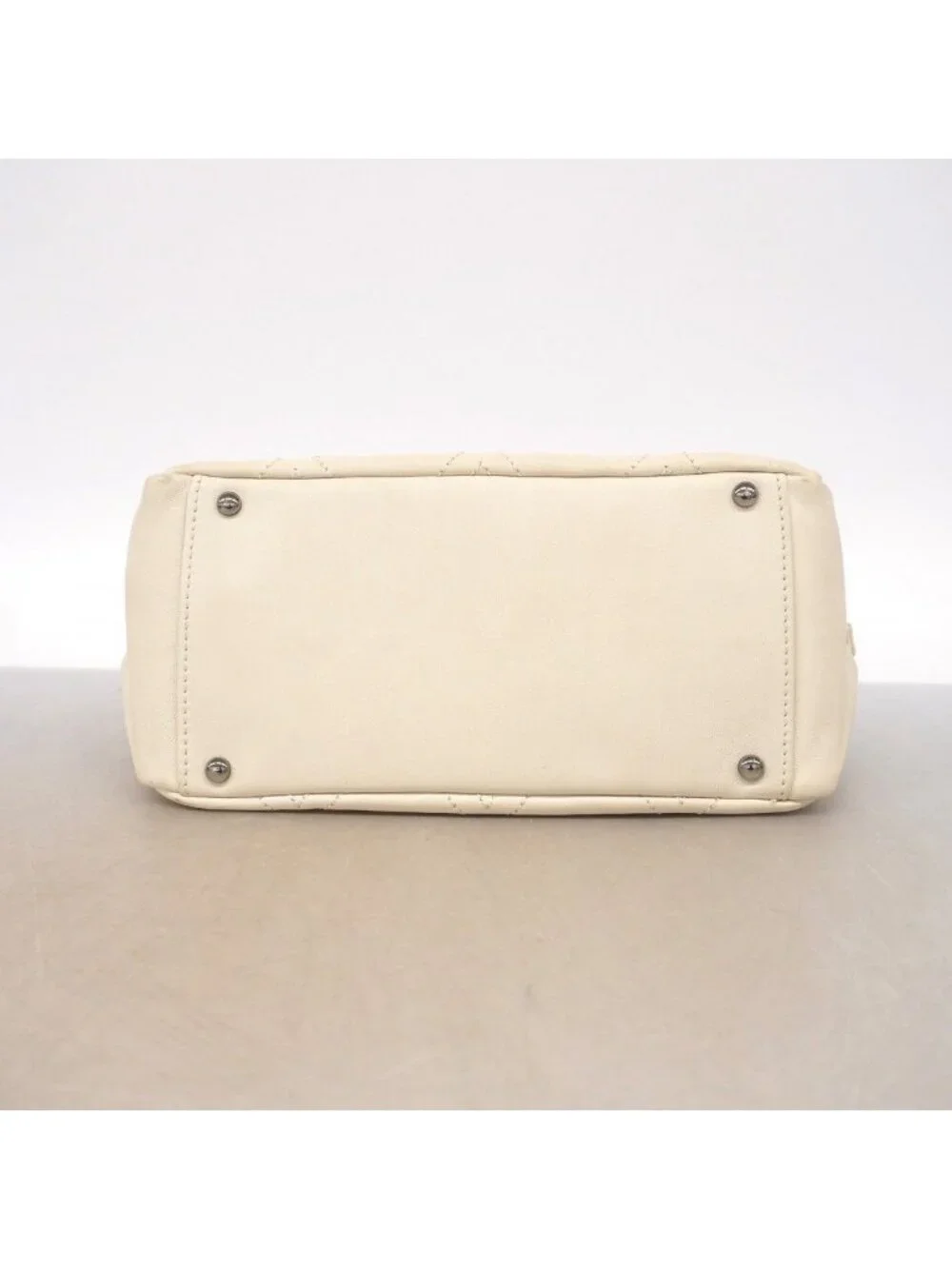 Chanel Shoulder Bag Leather Ivory Silver